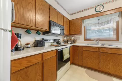 826 Central Ave N #7, Faribault, MN 55021 photo 6