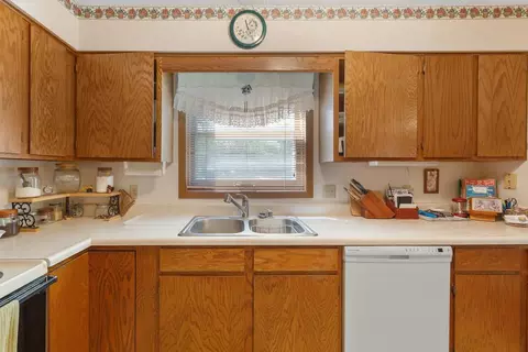 826 Central Ave N #7, Faribault, MN 55021 photo 22
