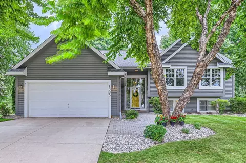8006 Hemlock Cir, Eden Prairie, MN 55347