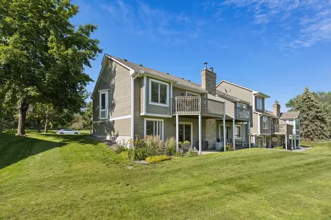8653 Seasons Pkwy, Woodbury, MN 55125