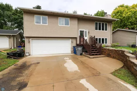 2912 17th Ave S, Moorhead, MN 56560