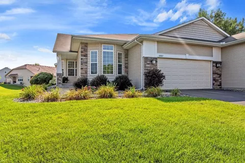 10607 Kingsfield Ln, Woodbury, MN 55129