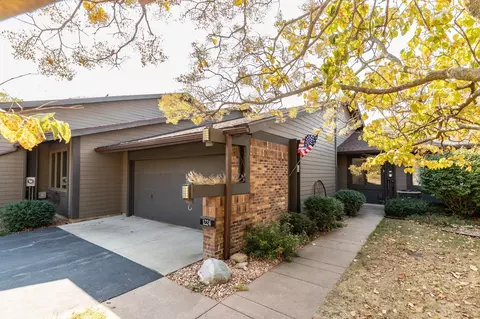 1224 19th Ave NE, Rochester, MN 55906