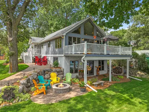 7958 Irvine Ave NW, Annandale, MN 55302