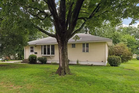 5825 Knox Ave N, Brooklyn Center, MN 55430