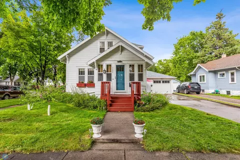 1302 4th Ave S, Moorhead, MN 56560