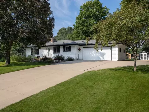 1525 Fountain Ln N, Plymouth, MN 55447