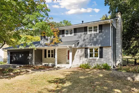 2100 W 108th St, Bloomington, MN 55431