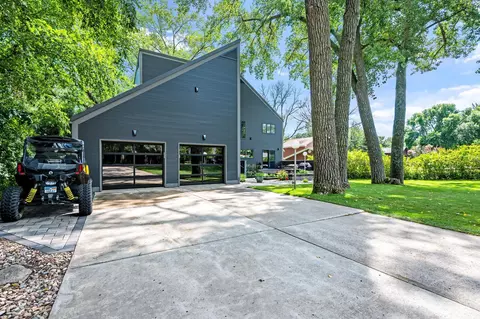 60 Southwood Dr, Fairmont, MN 56031