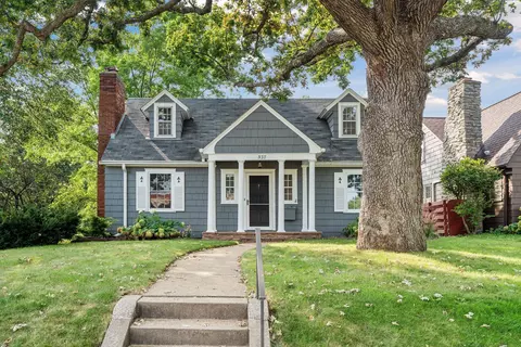 537 Warwick St, Saint Paul, MN 55116