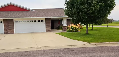 1814 Upper Trentwood Cir NE, Willmar, MN 56201