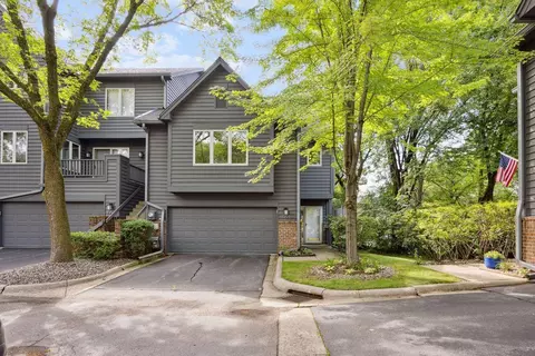 2206 Sherwood Ct, Minnetonka, MN 55305