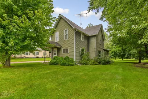 2405 2nd Ave NW, Faribault, MN 55021