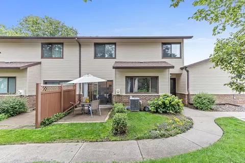 4068 Foss Rd, Saint Anthony, MN 55421