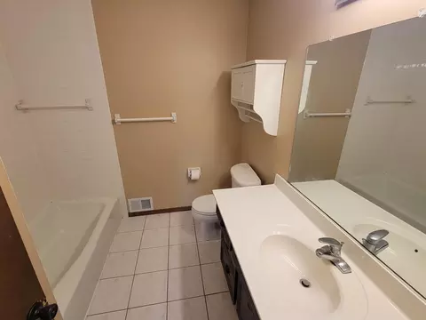 1305 Wilderness Run Dr, Eagan, MN 55123 photo 16