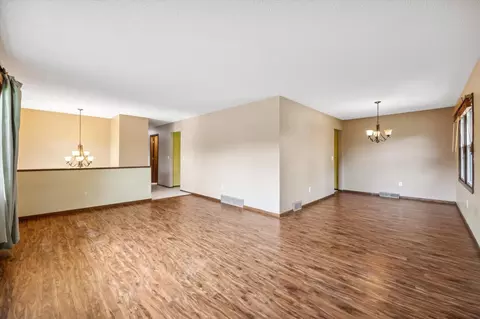 1305 Wilderness Run Dr, Eagan, MN 55123 photo 27