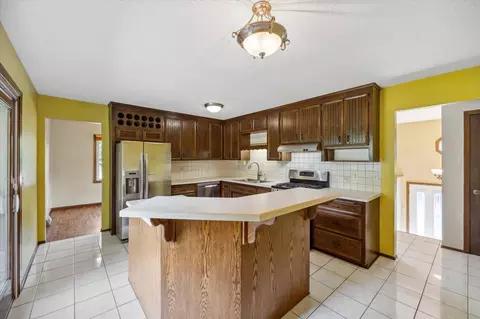 1305 Wilderness Run Dr, Eagan, MN 55123 photo 10