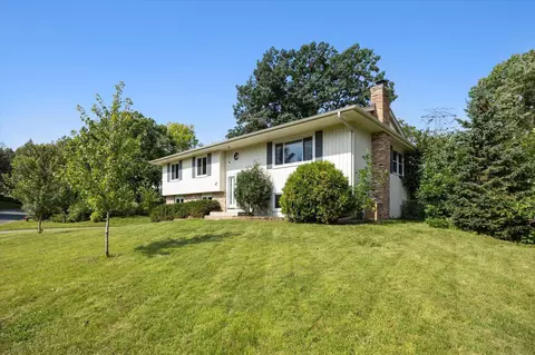 1305 Wilderness Run Dr, Eagan, MN 55123 photo 3