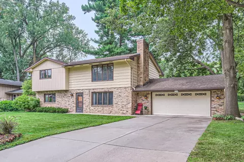 7017 Willow Ln, Brooklyn Center, MN 55430