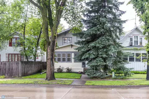818 University Dr N, Fargo, ND 58102