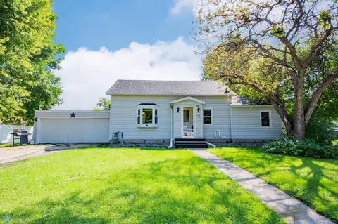 508 19th St N, Moorhead, MN 56560