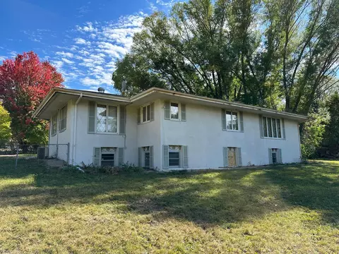 2880 Sibley Hills Dr, Eagan, MN 55121