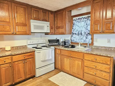 Kitchen - 40787 Kleins Dr, Perham, MN 56573 photo 2 of 4