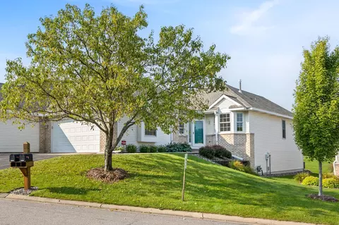 16425 Crystal Hills Cir, Lakeville, MN 55044
