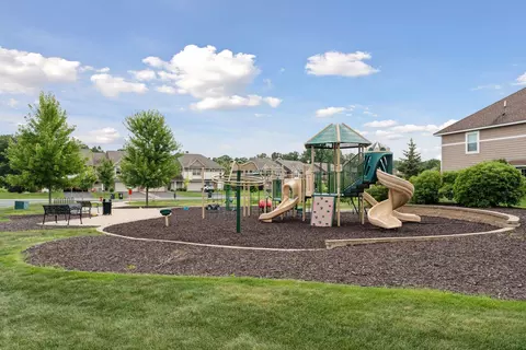 3440 Golfview Dr #204, Eagan, MN 55123 photo 32