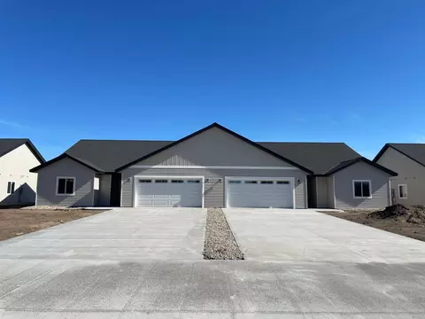 712 N Main St, Sauk Centre, MN 56378