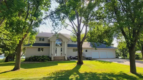 155 Northwood Dr, Cottonwood, MN 56229