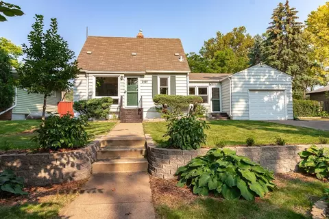 2197 Stewart Ave, Saint Paul, MN 55116