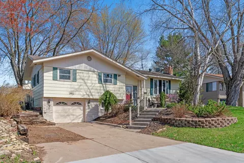 3902 Effress Rd, White Bear Lake, MN 55110