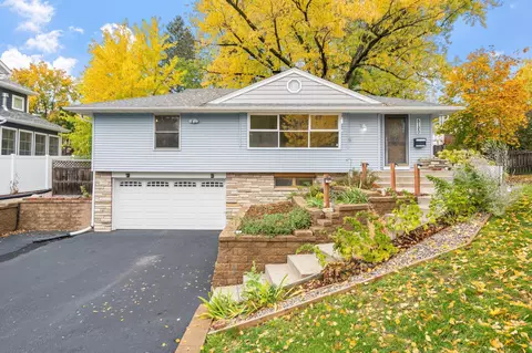 5120 W 60th St, Edina, MN 55436