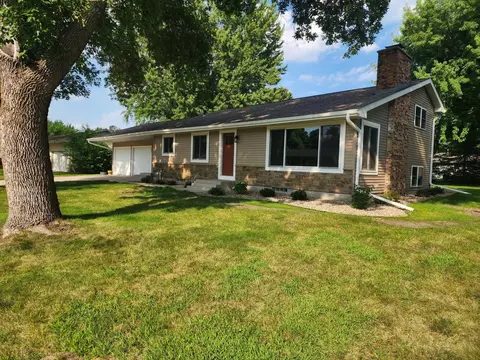 409 S 2nd St, Olivia, MN 56277