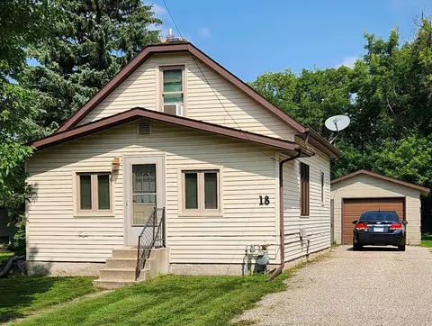 18 W Oak St, Osakis, MN 56360