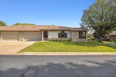 4139 Arbor Ln, Eagan, MN 55122