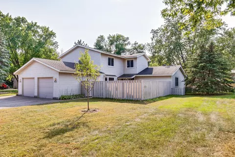980 Carmel Ct, Shoreview, MN 55126