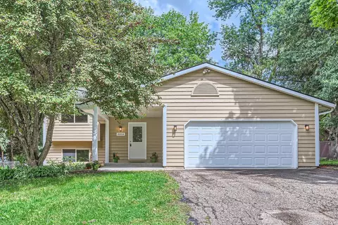 8858 212th St N, Forest Lake, MN 55025