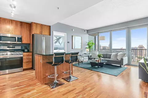 929 Portland Ave #2002, Minneapolis, MN 55404