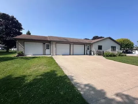 608 Hokah St N, Caledonia, MN 55921