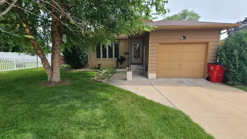705 10th St SW, Austin, MN 55912