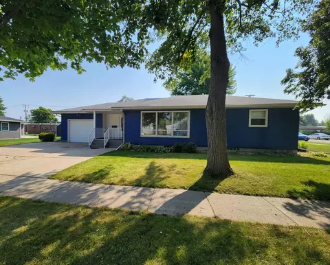 317 7th Ave SE, Pipestone, MN 56164