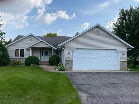 562 Pleasant View Dr NW, Alexandria, MN 56308