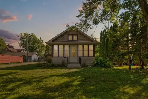 1015 8th St SW, Faribault, MN 55021