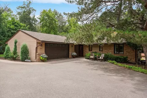 4604 Lynwood Ter, Minnetonka, MN 55345