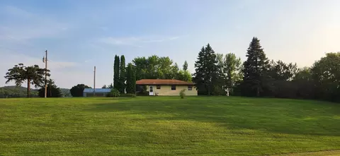 916 Main St, Erhard, MN 56534