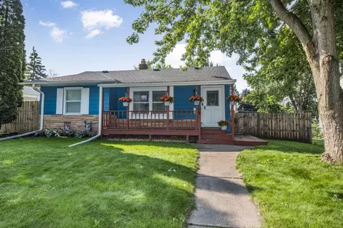 2714 3rd Ave E, North Saint Paul, MN 55109
