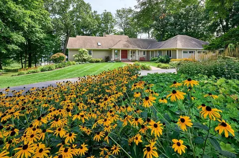 2648 Casco Point Rd, Wayzata, MN 55391