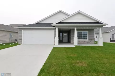 1994 62 Ave S, Fargo, ND 58104